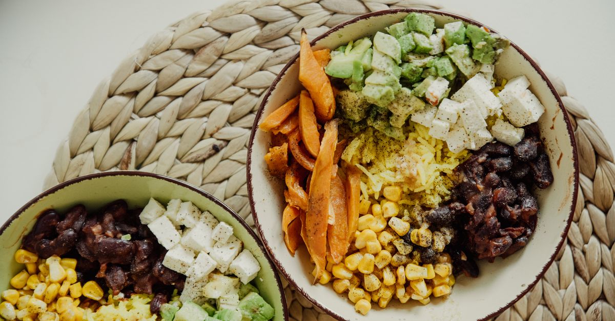 Bowl végétarien food truck — légumes frais et colorés